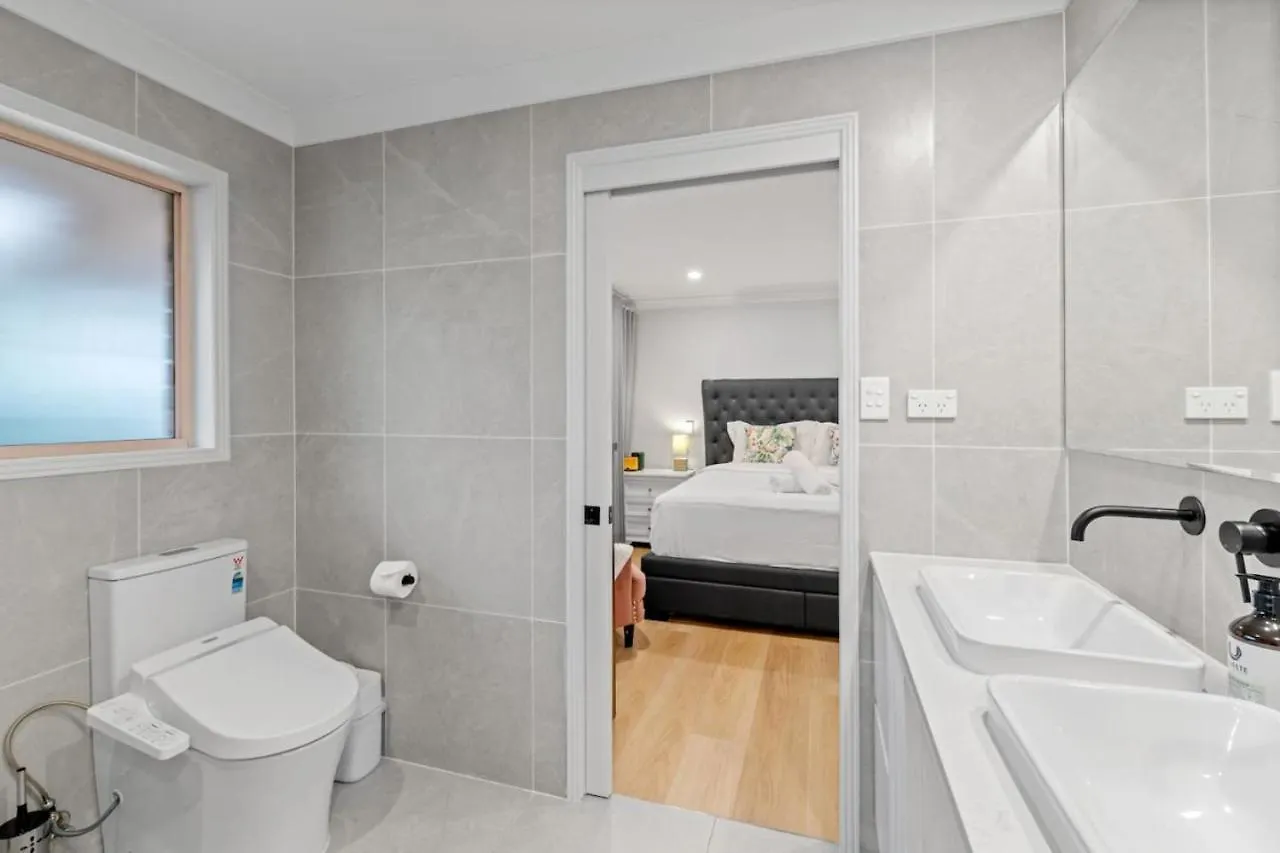 Stunning 5Br Big Modern Home With Parking Malls And Parks Brisbane