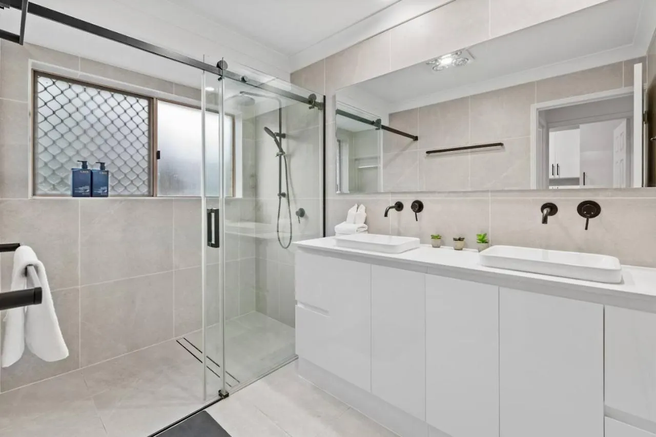Stunning 5Br Big Modern Home With Parking Malls And Parks Brisbane 0*,