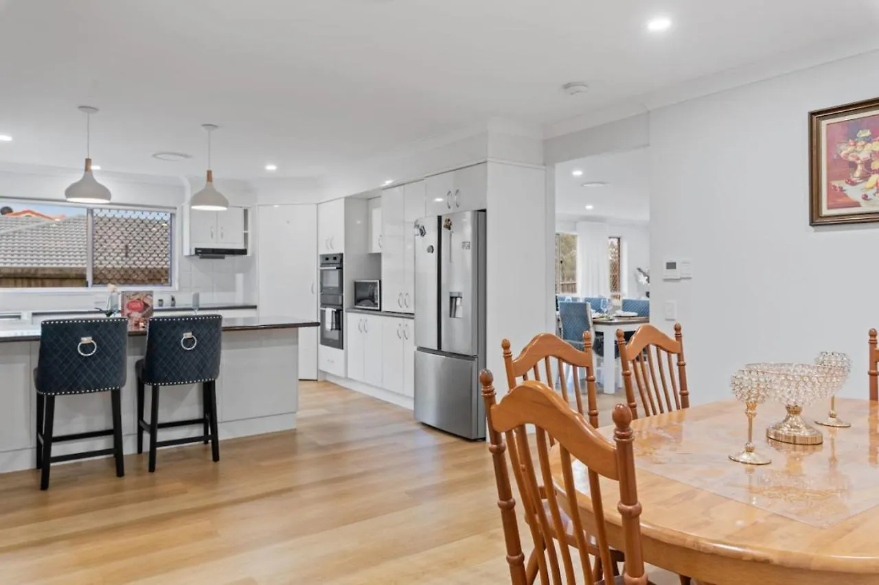 Stunning 5Br Big Modern Home With Parking Malls And Parks Brisbane Australia