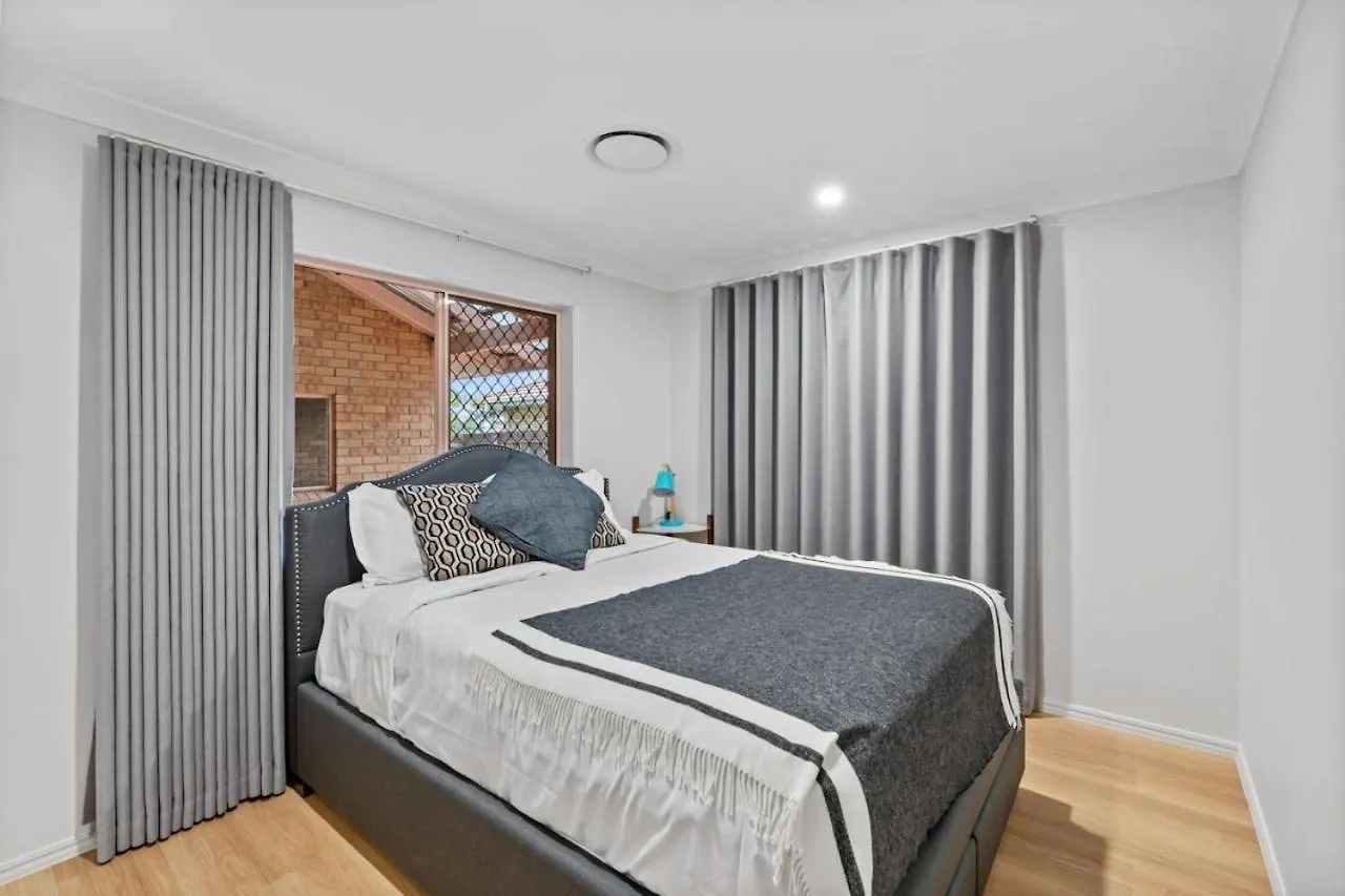 Stunning 5Br Big Modern Home With Parking Malls And Parks Brisbane Holiday home
