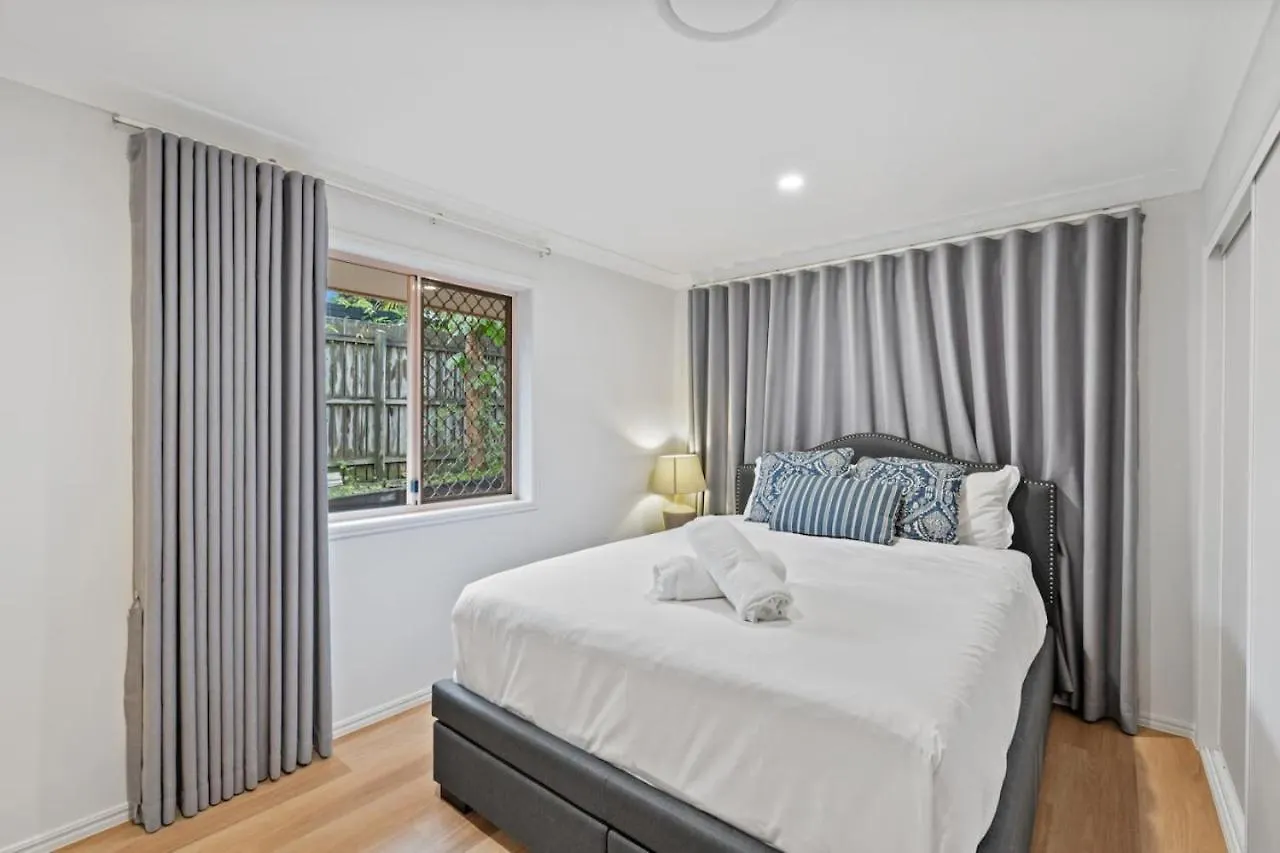 Holiday home Stunning 5Br Big Modern Home With Parking Malls And Parks Brisbane Australia